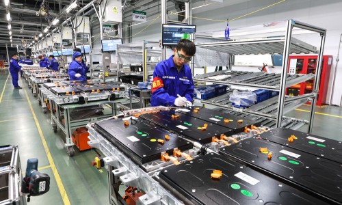 「英」馬丁?雅克“阻止中國發(fā)展，將像不讓海水漲潮一樣可恥地失敗”（環(huán)球時(shí)報(bào)）