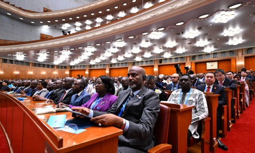 中非攜手推進(jìn)現(xiàn)代化助力“全球南方”現(xiàn)代化（人民日報）